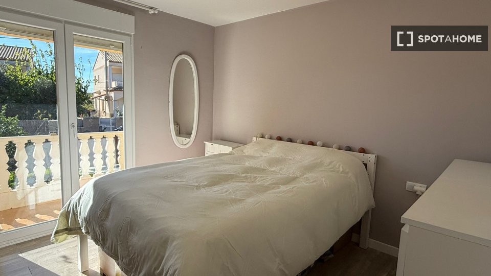Double room Barcelona, 3 beds, 140m² — photo 10