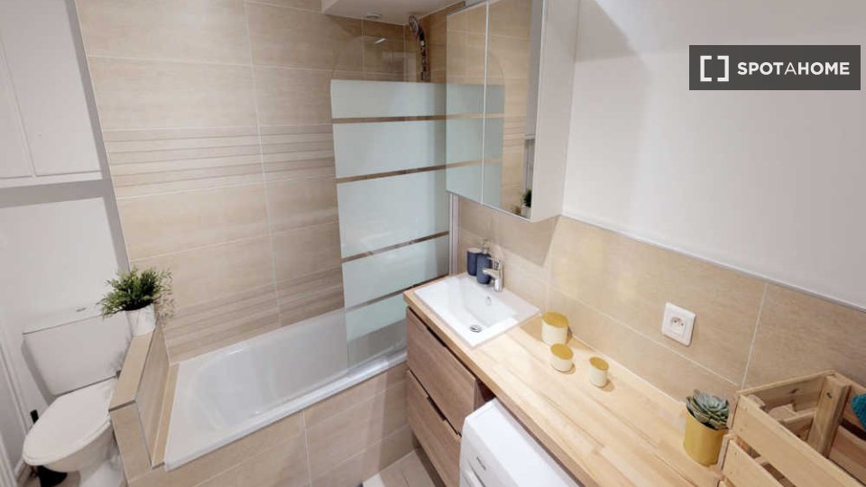 Double room Paris, 5 beds, 140m² — photo 7