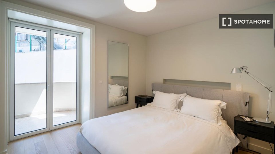 Apartment Lisbon, 2 beds, 101m² — photo 5