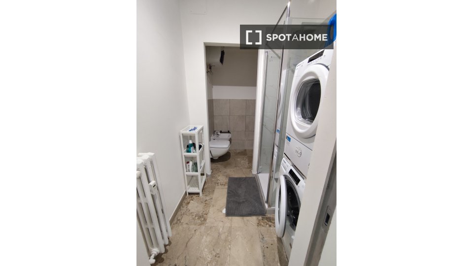 Double room Bologna, 10 beds, 232m² — photo 18