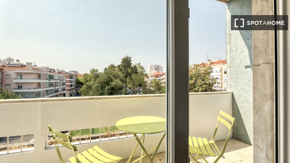 Double room Lisbon, 5 beds — photo 6