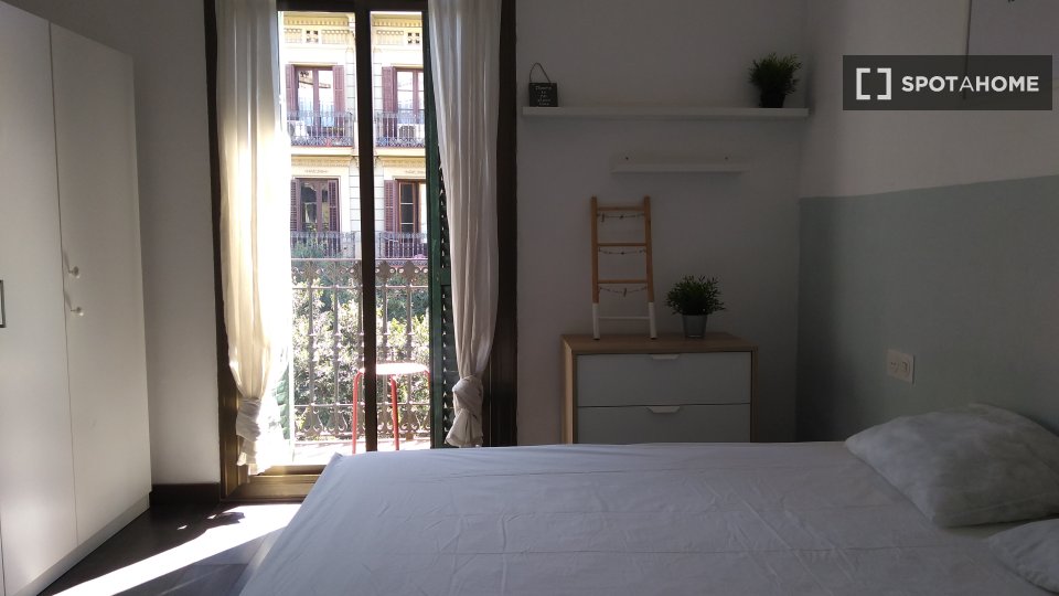 Double room Barcelona, 6 beds, 180m² — photo 2