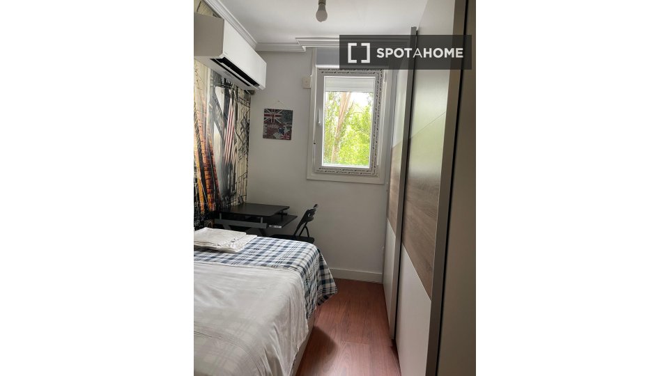 Double room Madrid, 3 beds — photo 36