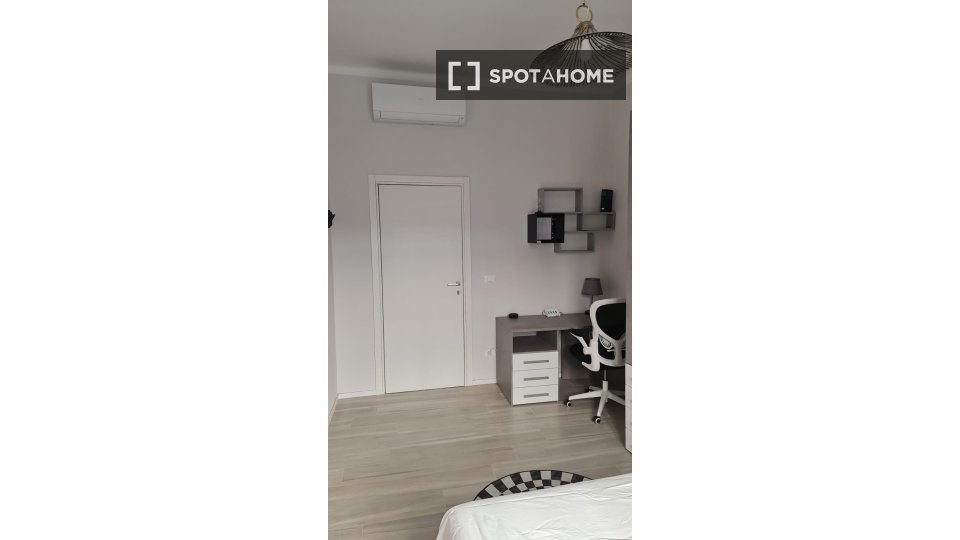 Double room Bologna, 3 beds — photo 6