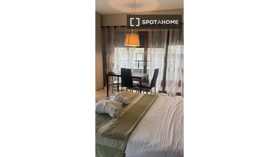 Double room Valencia, 5 beds, 150m² — photo 27