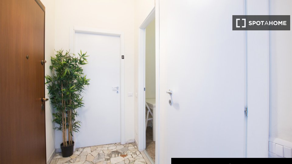 Double room Milan, 3 beds, 56m² — photo 9