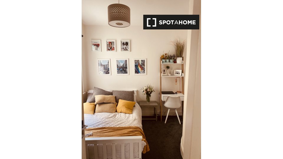 Double room London, 2 beds — photo 1