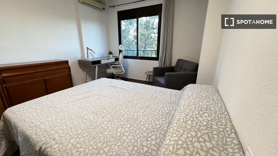 Double room Valencia, 5 beds — photo 17