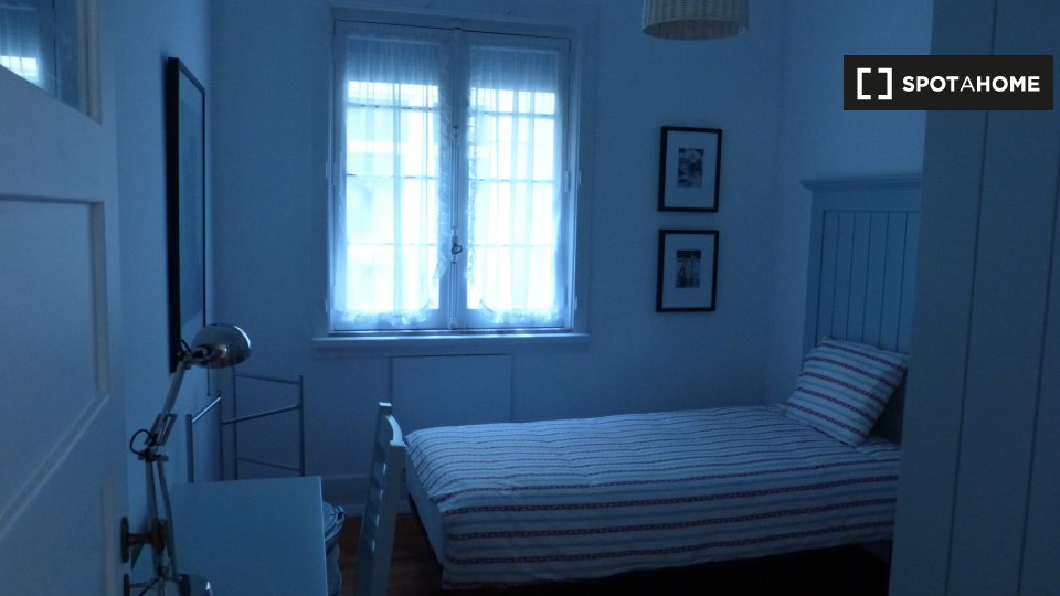 Double room Lisbon, 6 beds, 210m² — photo 1