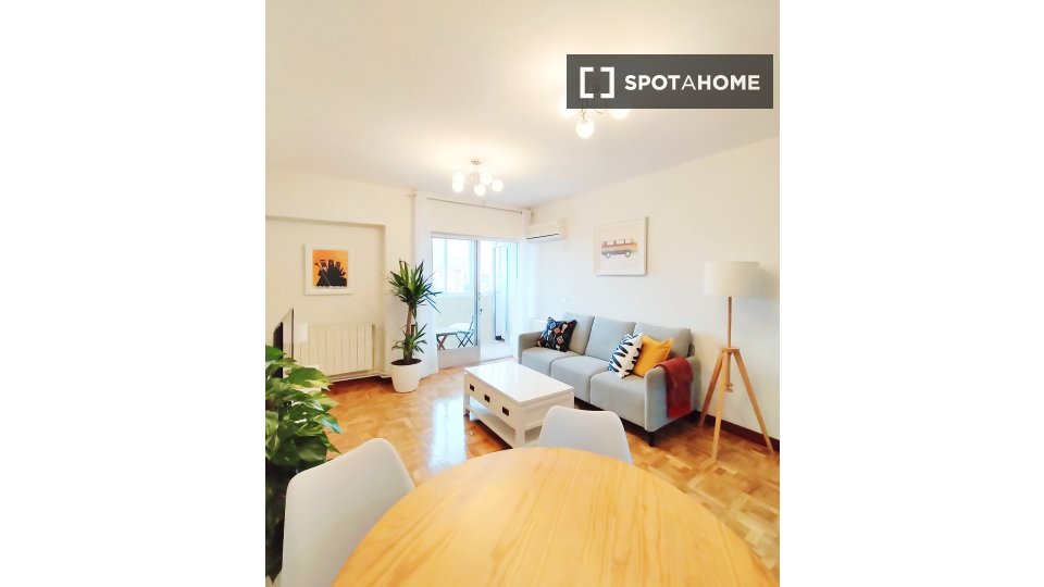 Double room Madrid, 3 beds, 95m² — photo 13