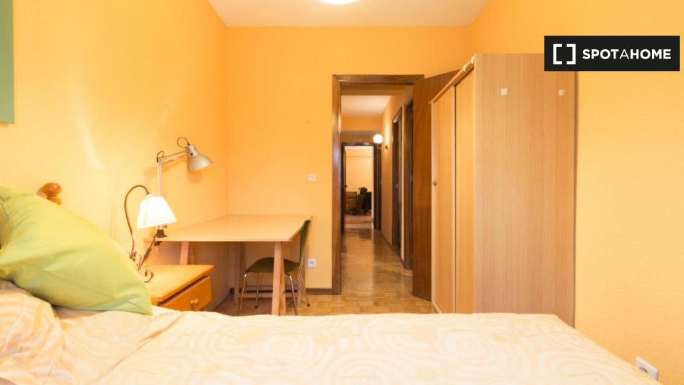 Double room Alcala_De_Henares, 6 beds, 150m² — photo 2