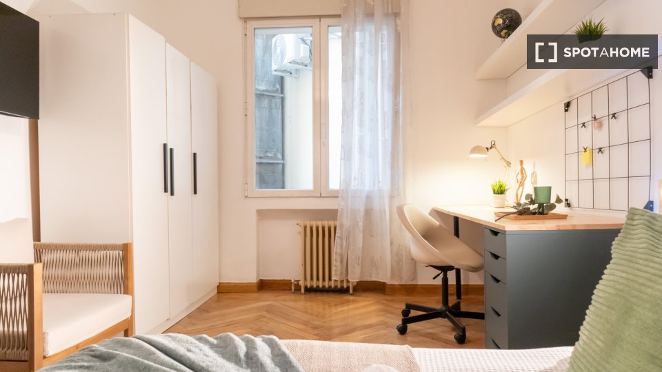 Double room Madrid, 6 beds, 140m² — photo 26