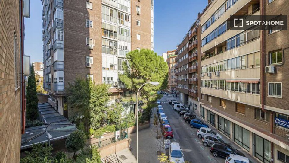 Double room Madrid, 16 beds — photo 24
