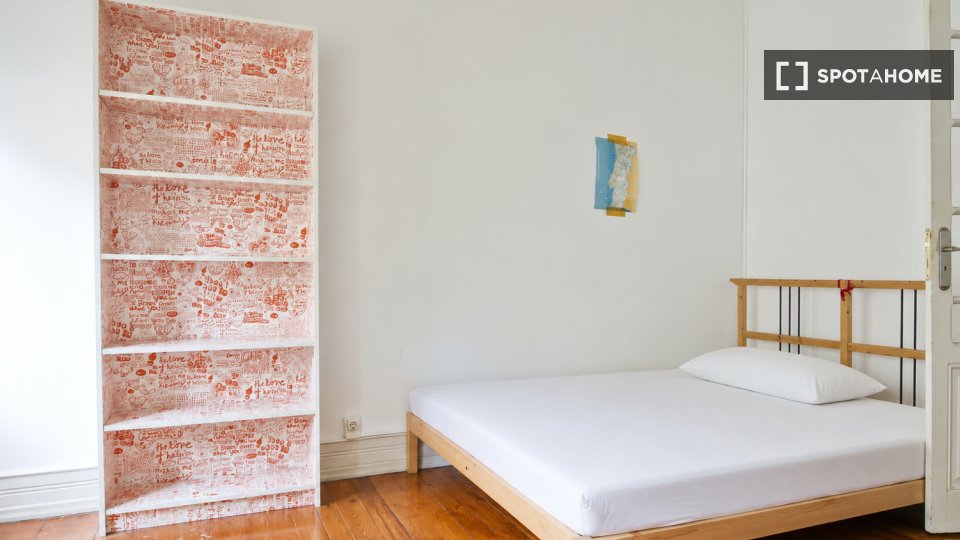 Double room Lisbon, 6 beds — photo 17