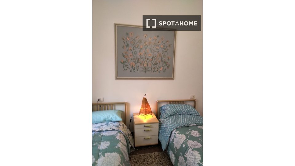 Double room Genoa, 4 beds — photo 12