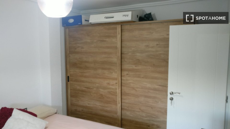 Double room Valencia, 3 beds — photo 1