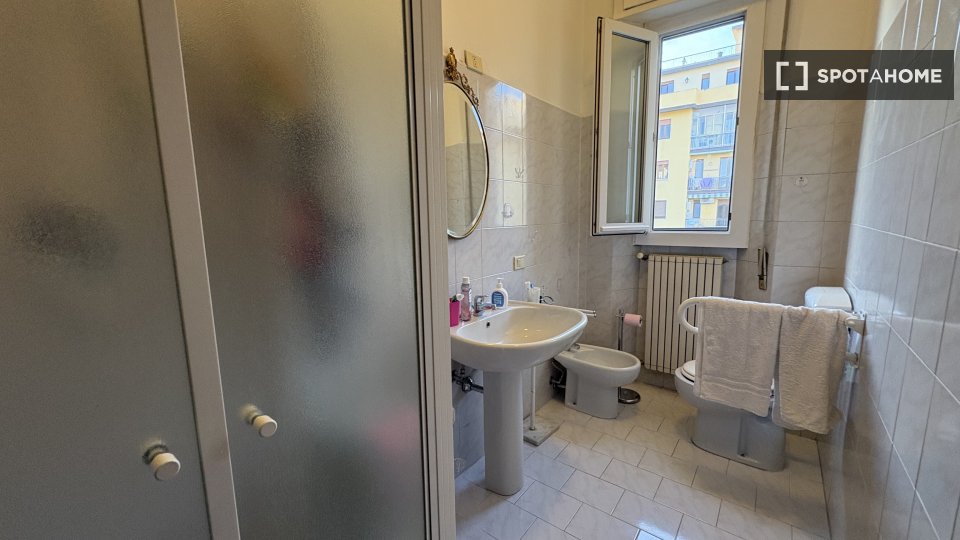 Double room Florence, 3 beds, 90m² — photo 26