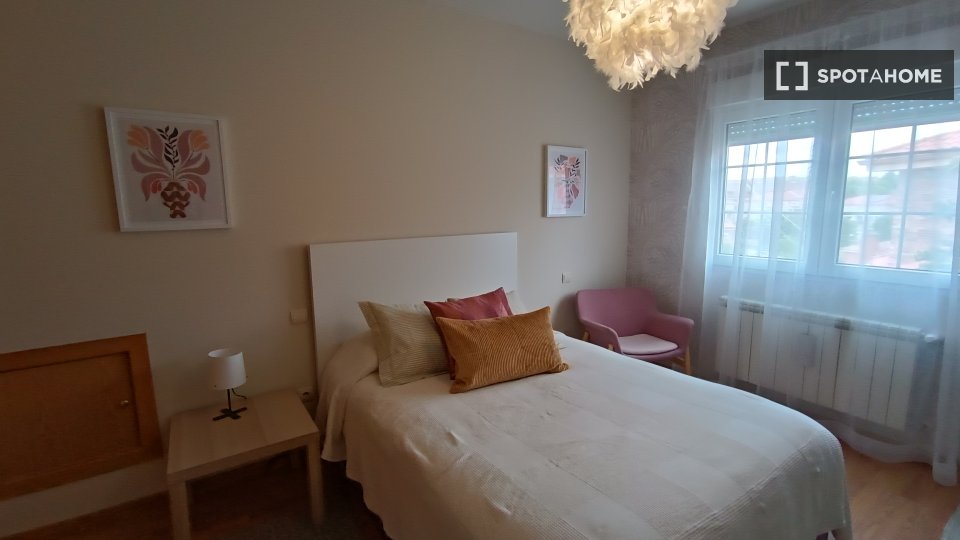 Double room Madrid, 5 beds — photo 3