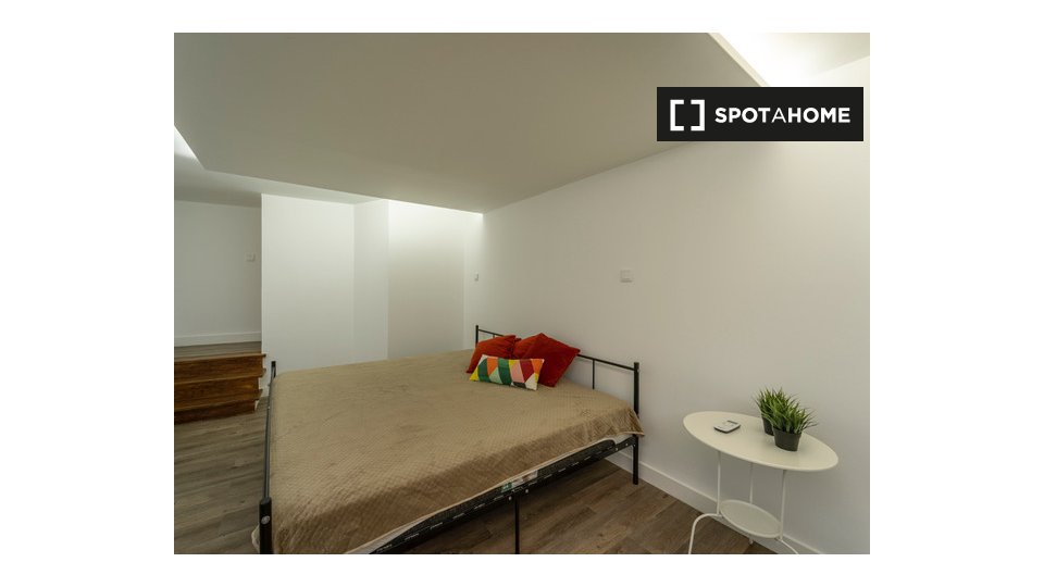 Apartment mono Lisbon, 110m² — photo 16