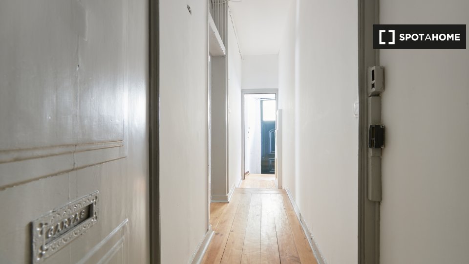 Double room Lisbon, 4 beds — photo 10