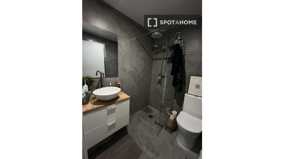 Double room Barcelona, 2 beds, 70m² — photo 3