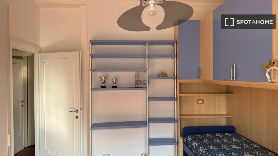 Double room Rome, 3 beds — photo 14
