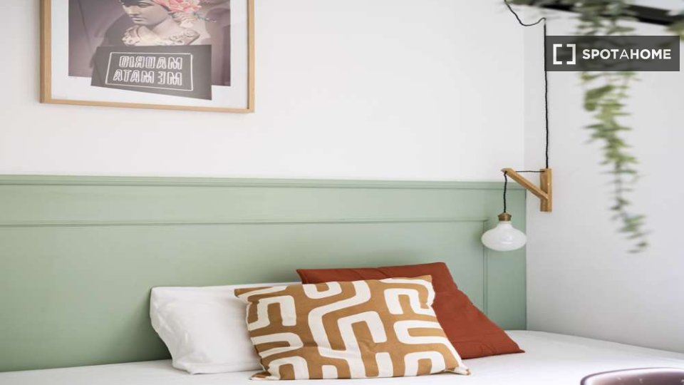 Double room Madrid, 67 beds — photo 12
