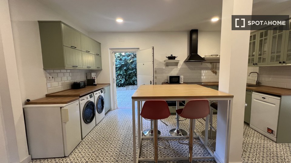 Double room Madrid, 8 beds — photo 19