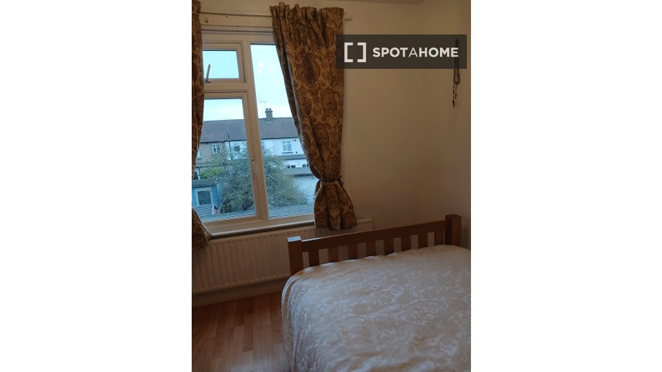 Double room London, 4 beds — photo 30