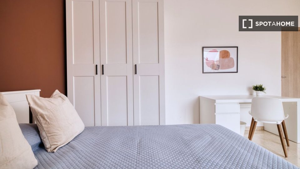 Double room Milan, 2 beds — photo 14