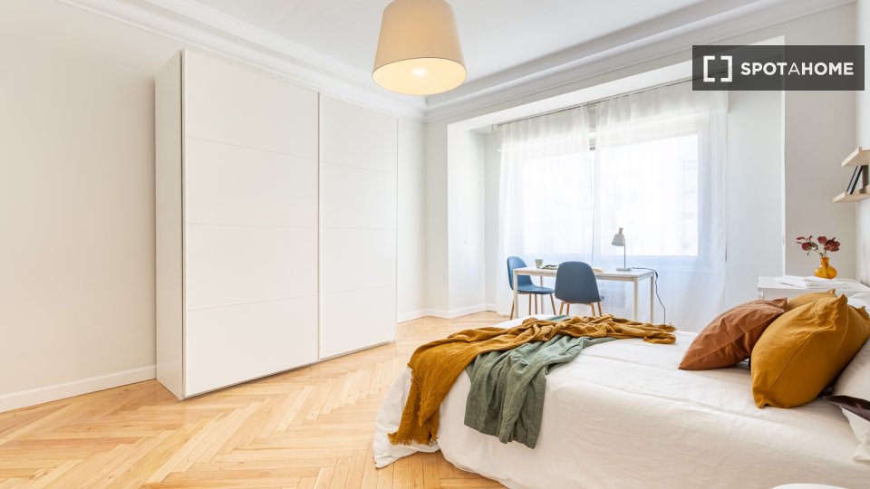 Double room Madrid, 6 beds — photo 13
