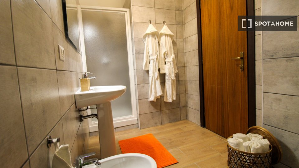 Double room Bologna, 8 beds — photo 6