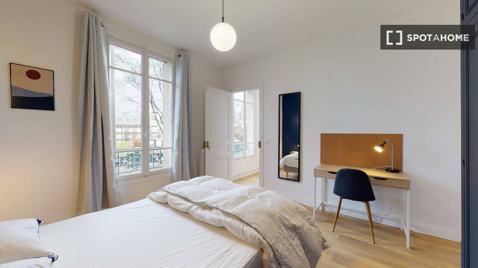 Double room Paris, 18 beds — photo 21