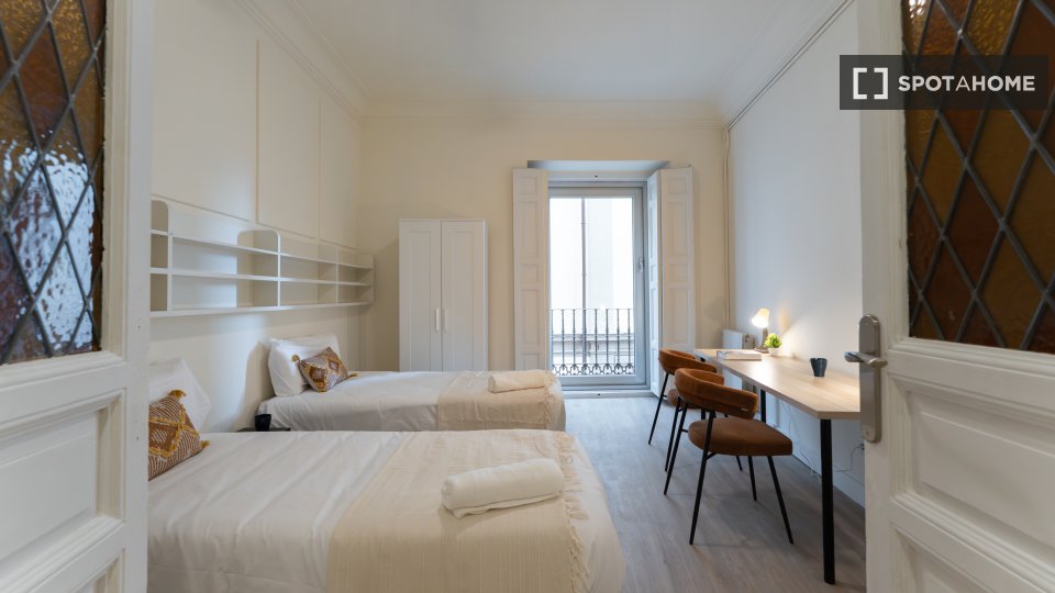 Double room Madrid, 9 beds — photo 6