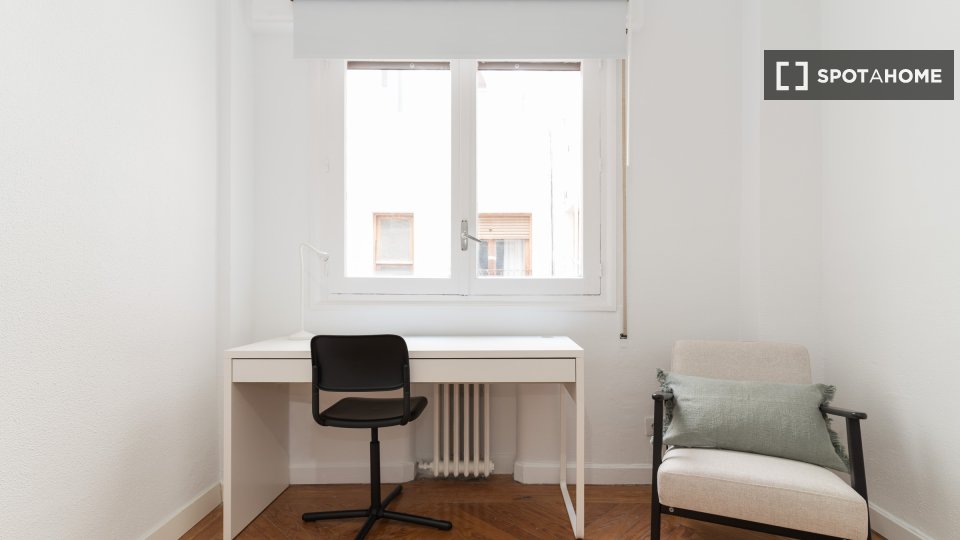 Double room Madrid, 10 beds, 380m² — photo 5