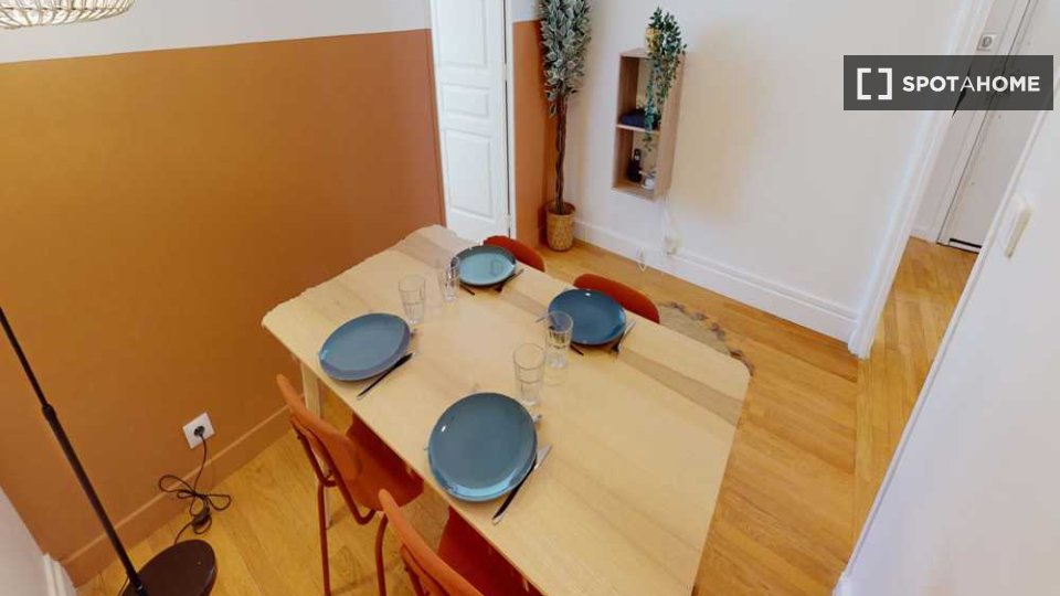 Double room Paris, 5 beds, 90m² — photo 11