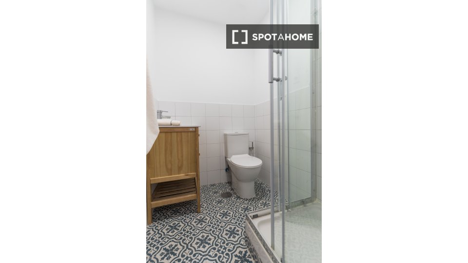 Double room Madrid, 10 beds, 380m² — photo 14
