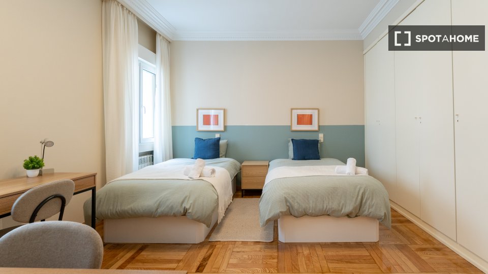 Double room Madrid, 5 beds — photo 13