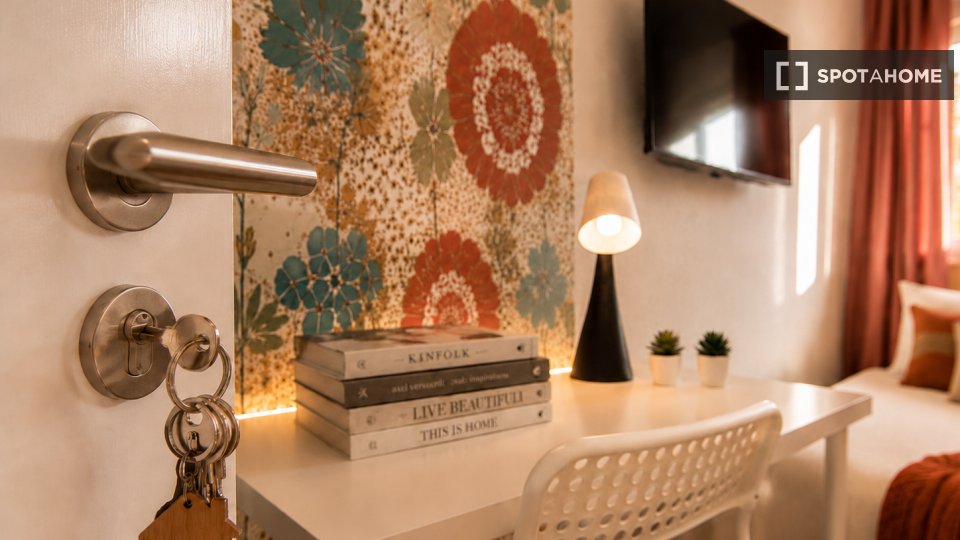 Habitación en piso de 4 habitaciones en La Palmilla, Sevilla.