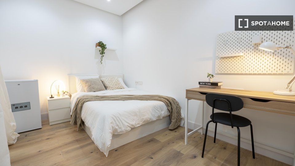 Double room Madrid, 7 beds — photo 13