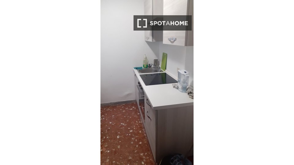 Double room Rome, 5 beds — photo 7