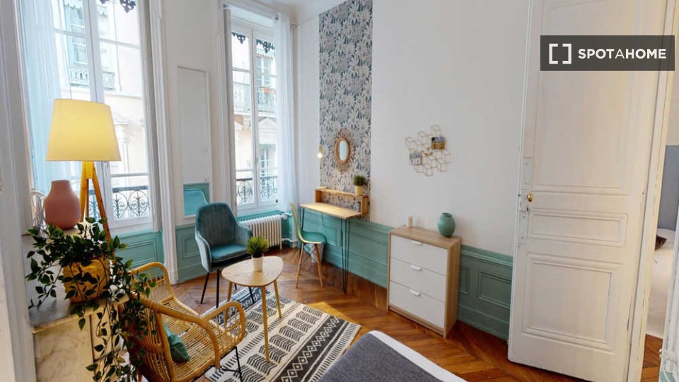 Double room Lyon, 4 beds, 110m² — photo 10