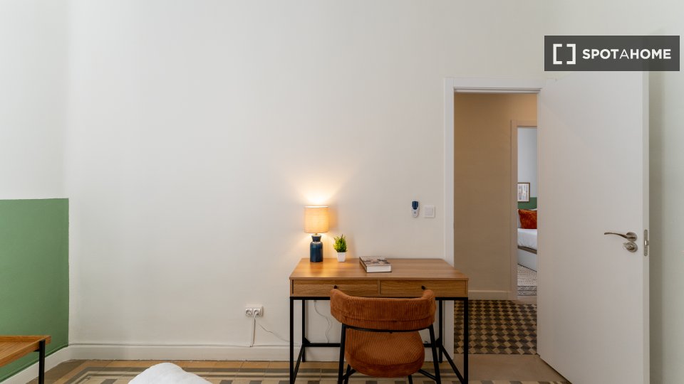 Double room Madrid, 7 beds — photo 2