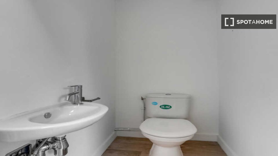 Double room Lille, 3 beds, 50m² — photo 8