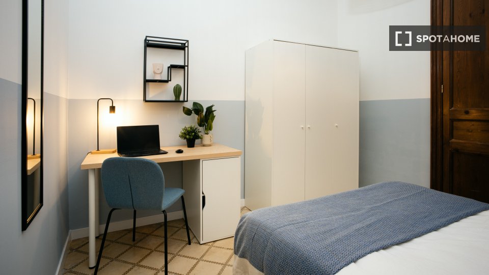 Double room Barcelona, 8 beds, 180m² — photo 4