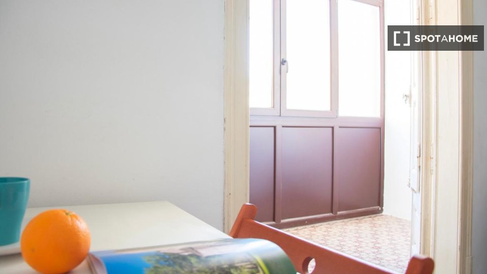 Double room Barcelona, 5 beds, 100m² — photo 18