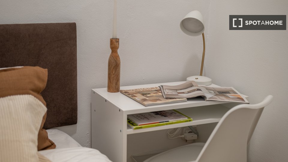 Double room Barcelona, 7 beds, 121m² — photo 17