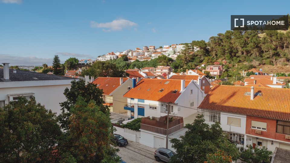 Double room Lisbon, 2 beds — photo 15
