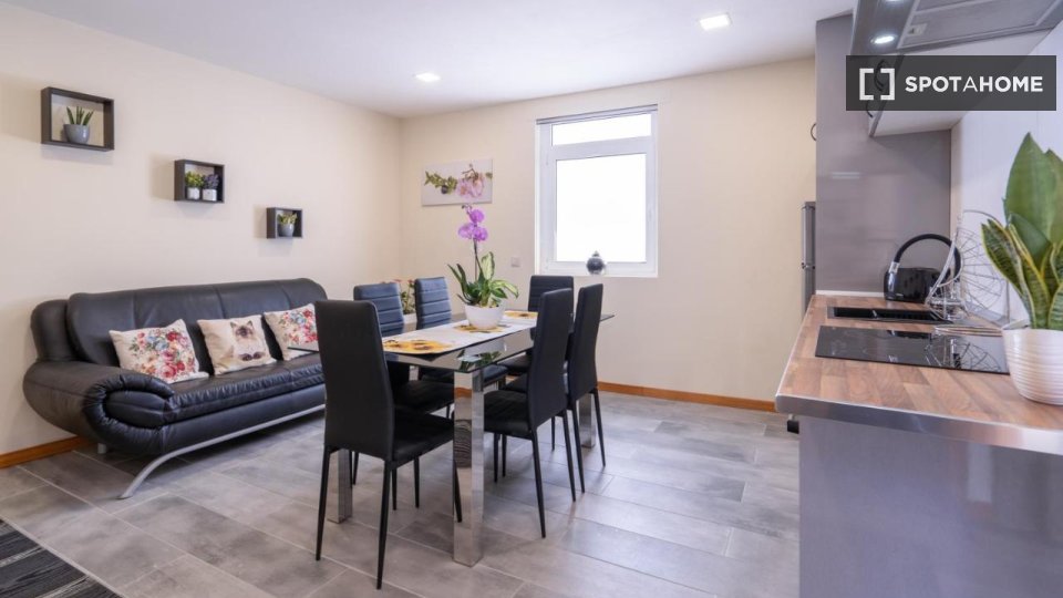 Apartment Porto, 3 beds, 130m² — photo 7