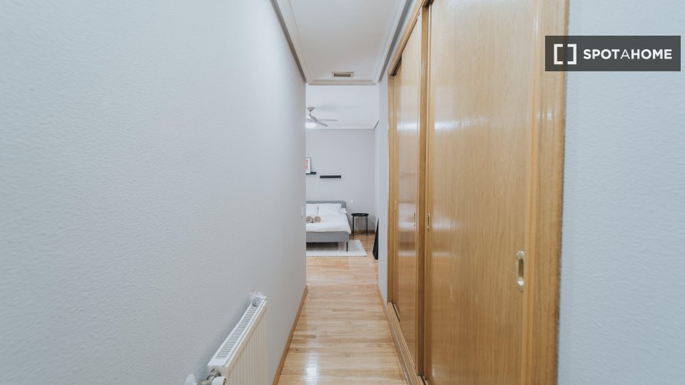 Double room Madrid, 4 beds — photo 8
